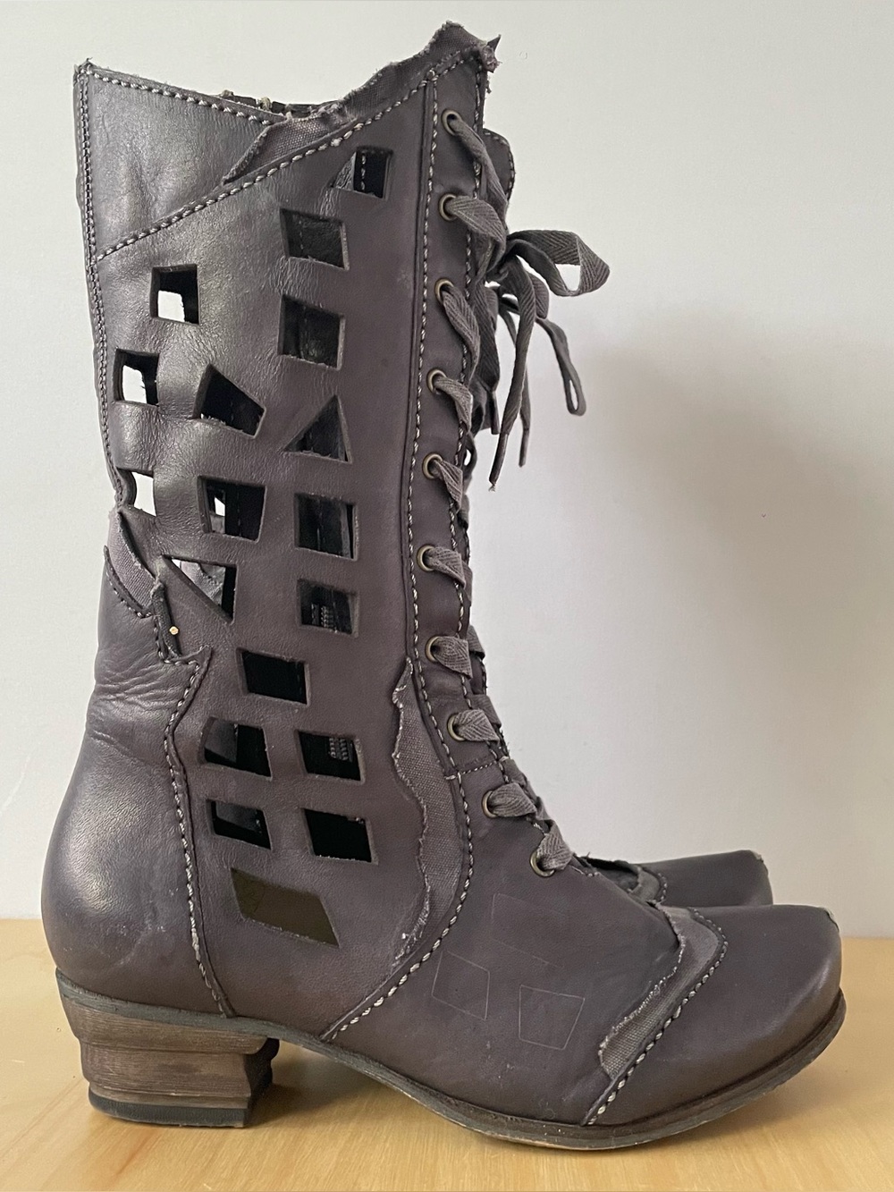 Rovers Leather Cutout mid-calf Boot | EU 36
